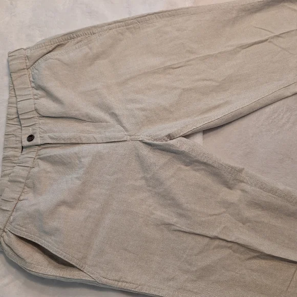Uniqlo Tan/ Cream Pants Relaxed Fit Size Medium - Picture 5 of 12